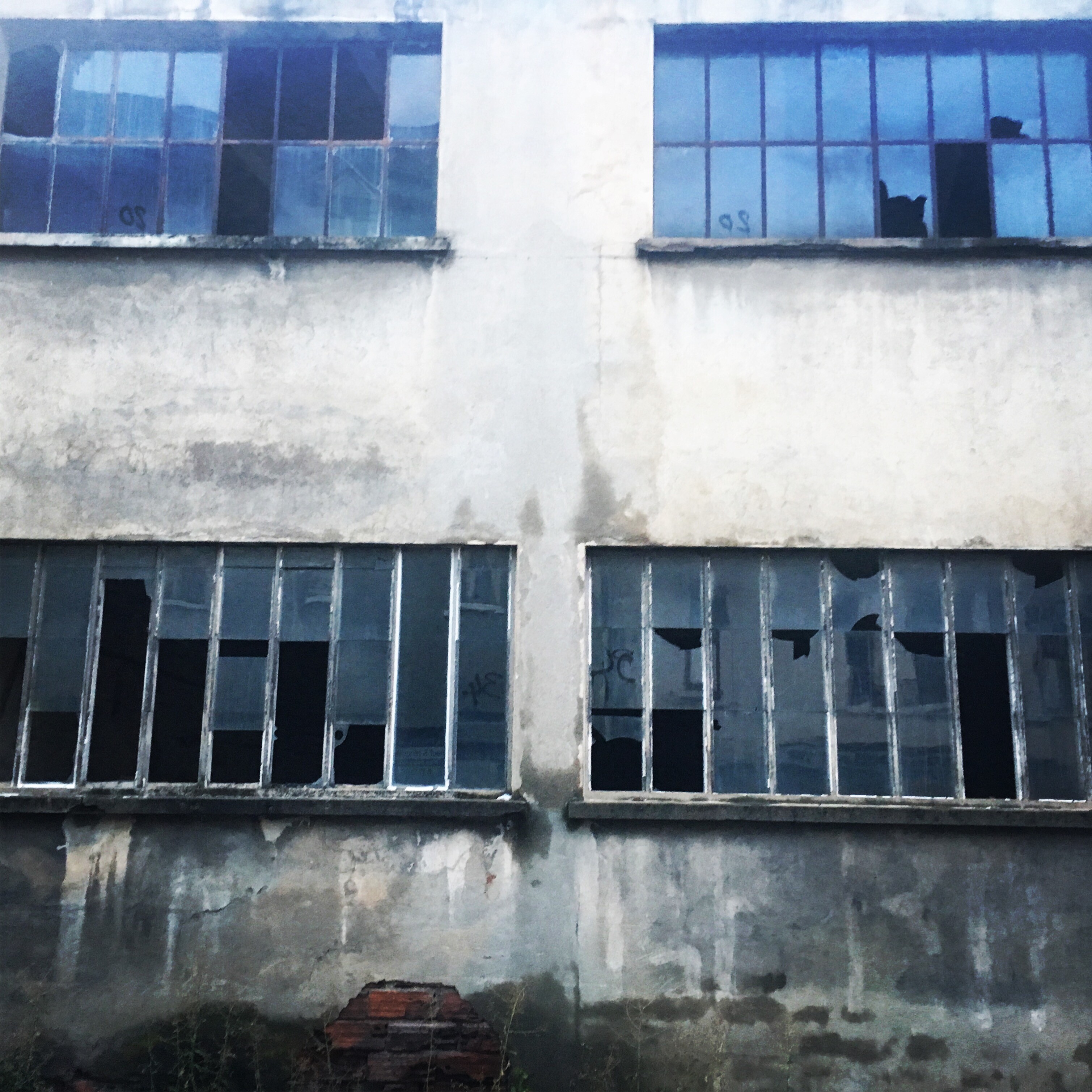 Outrenoir — Aspect de surface