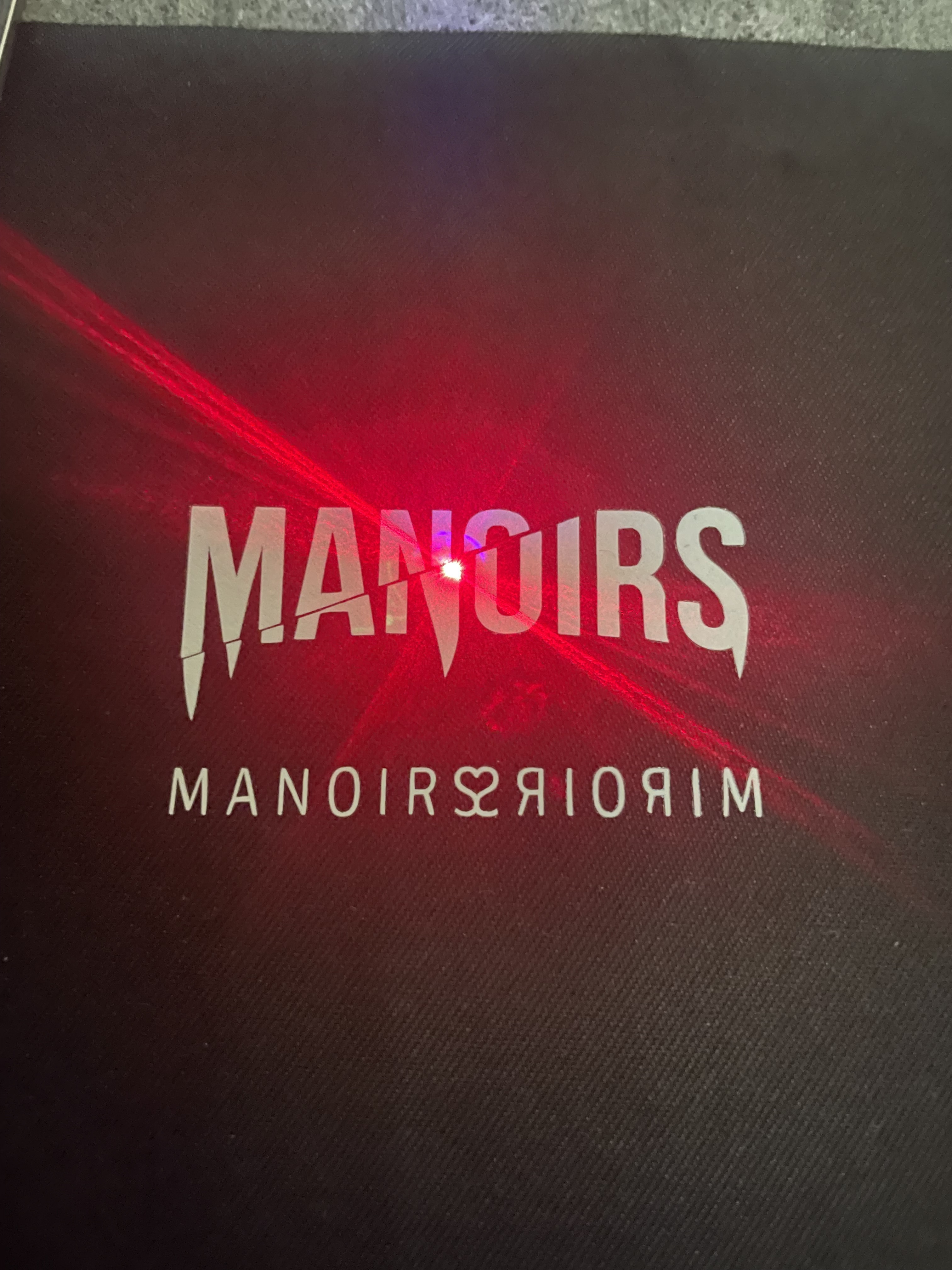 Marketing lettrage Manoirs Miroirsƨ